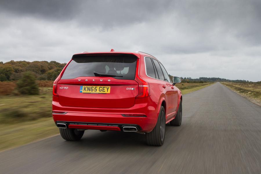  Volvo XC90 D5 R-Design 2015 года  (UK) (фото 21 из 44)